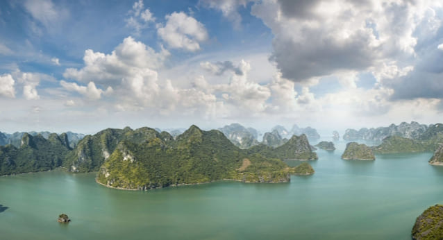 Ha Long zátoka Vietnam